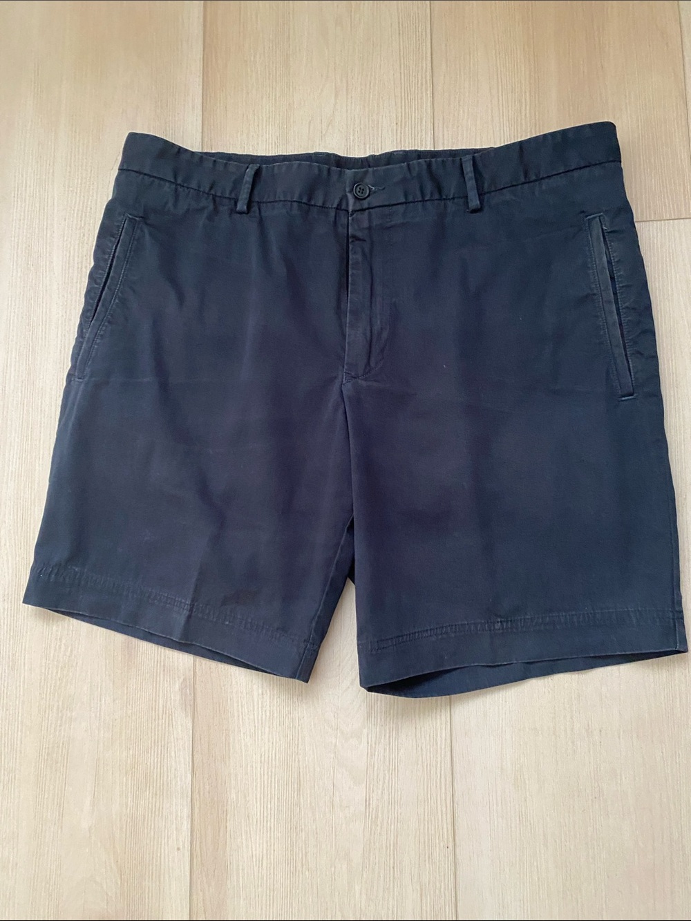 Hugo Boss Men's Black Flat-Front Chino Shorts